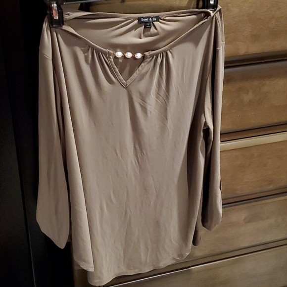 Top - Picture 5 of 6